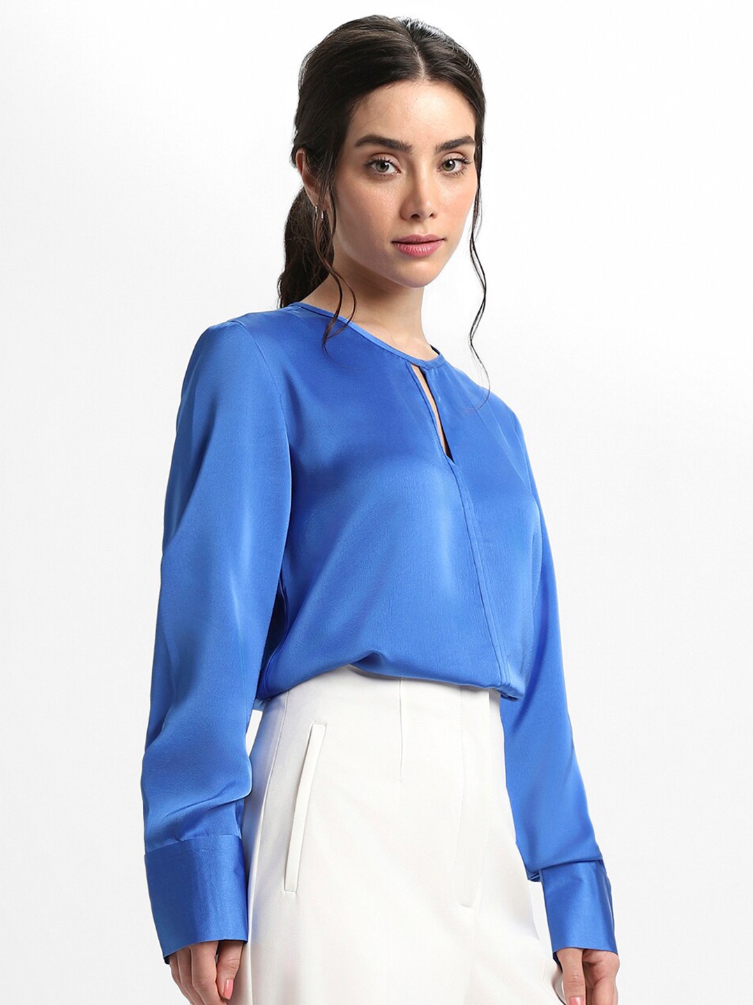 

DL Woman Keyhole Neck Cuffed Sleeves Sleeve Top, Blue