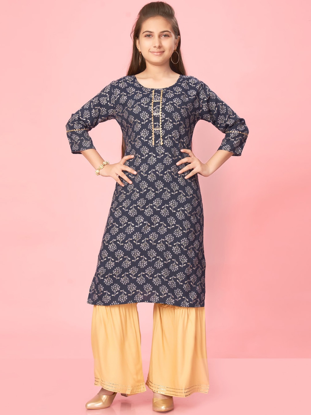 

BAESD Girls Floral Printed Regular Pure Cotton Kurta With Palazzos, Navy blue