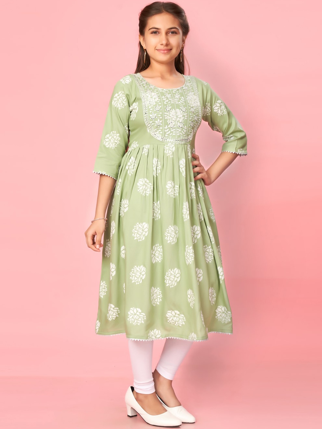 

BAESD Girls Floral Printed Round Neck Pure Cotton Pleated Anarkali Kurta & Leggings, Green