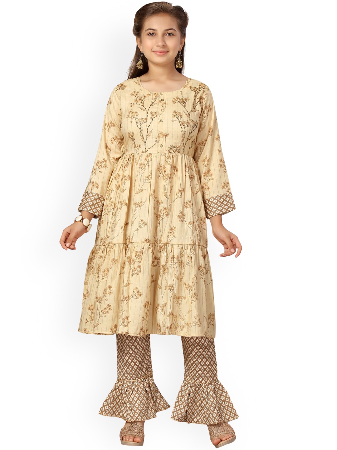 

BAESD Floral Printed Panelled Pure Cotton Kurta with Patiala, Beige