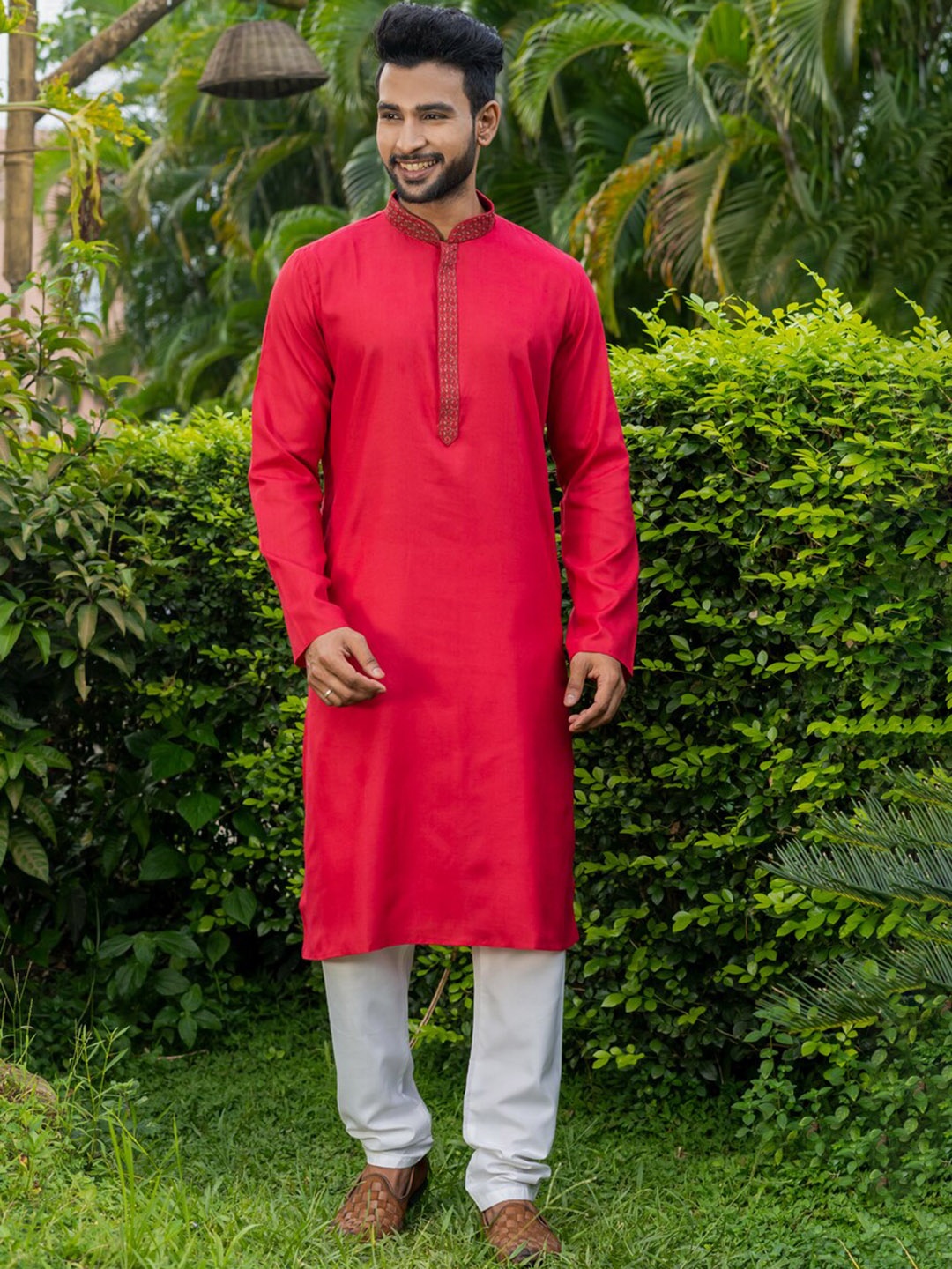 

HU - Handcrafted Uniquely Mandarin Collar Thread Work Straight Kurta, Red