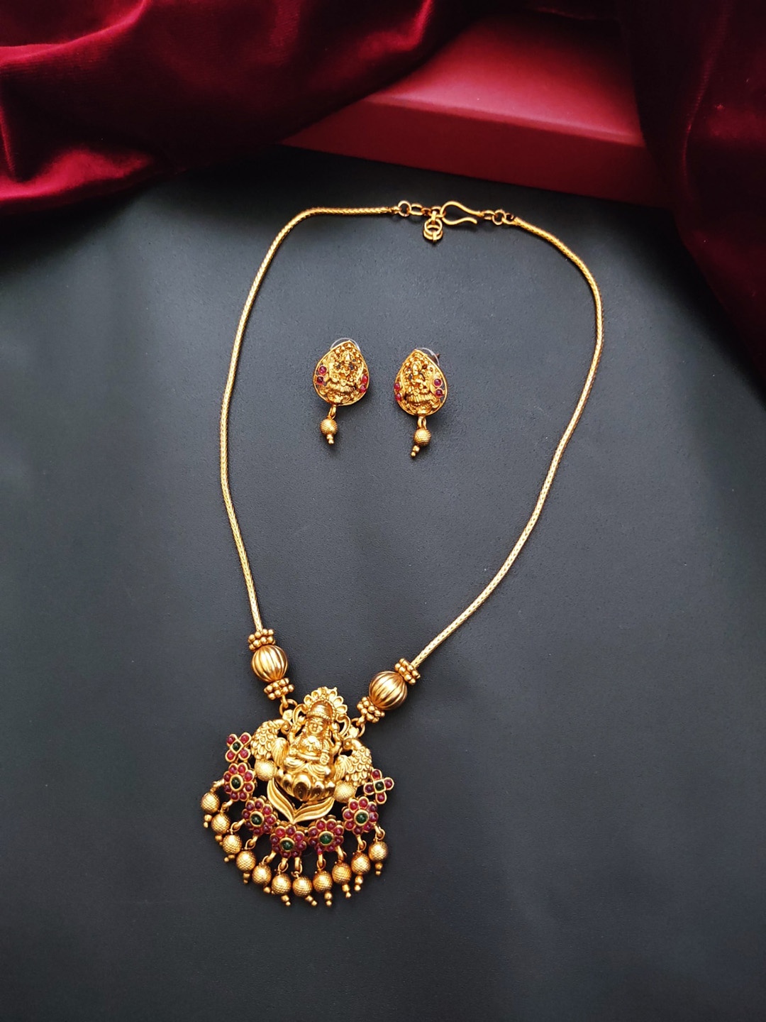 

Pihtara Jewels Gold Plated Lakshmi Pendant Jewellery Set