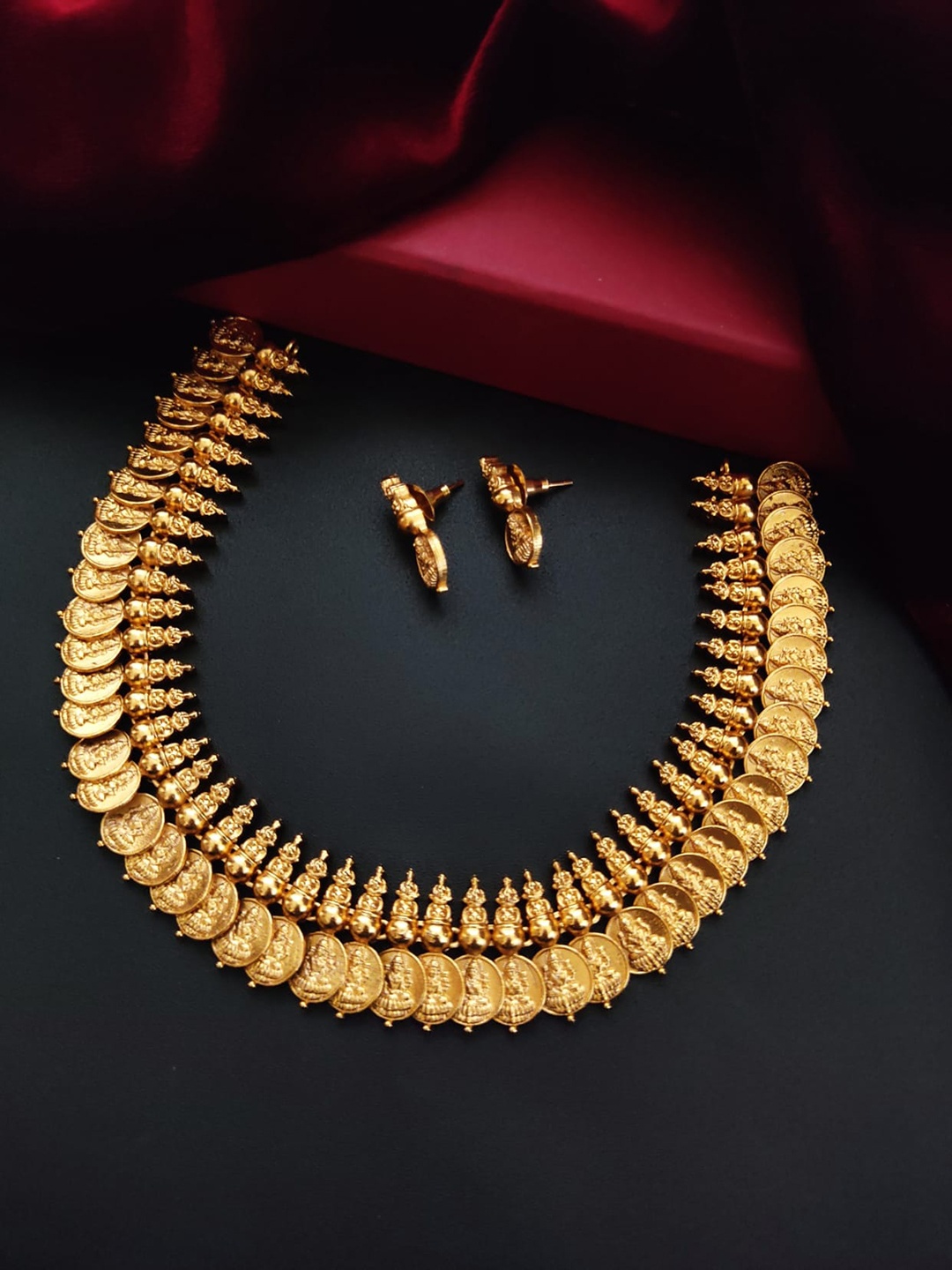 

Pihtara Jewels Gold Plated Coin Jewellery Set