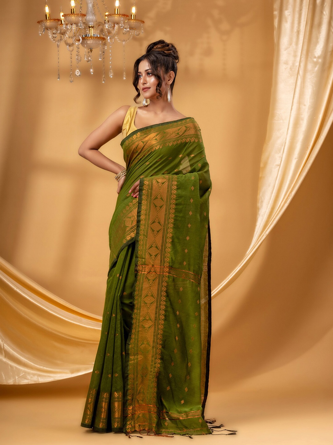 

DESH BIDESH Ethnic Motifs Woven Design Zari Chanderi Saree, Green