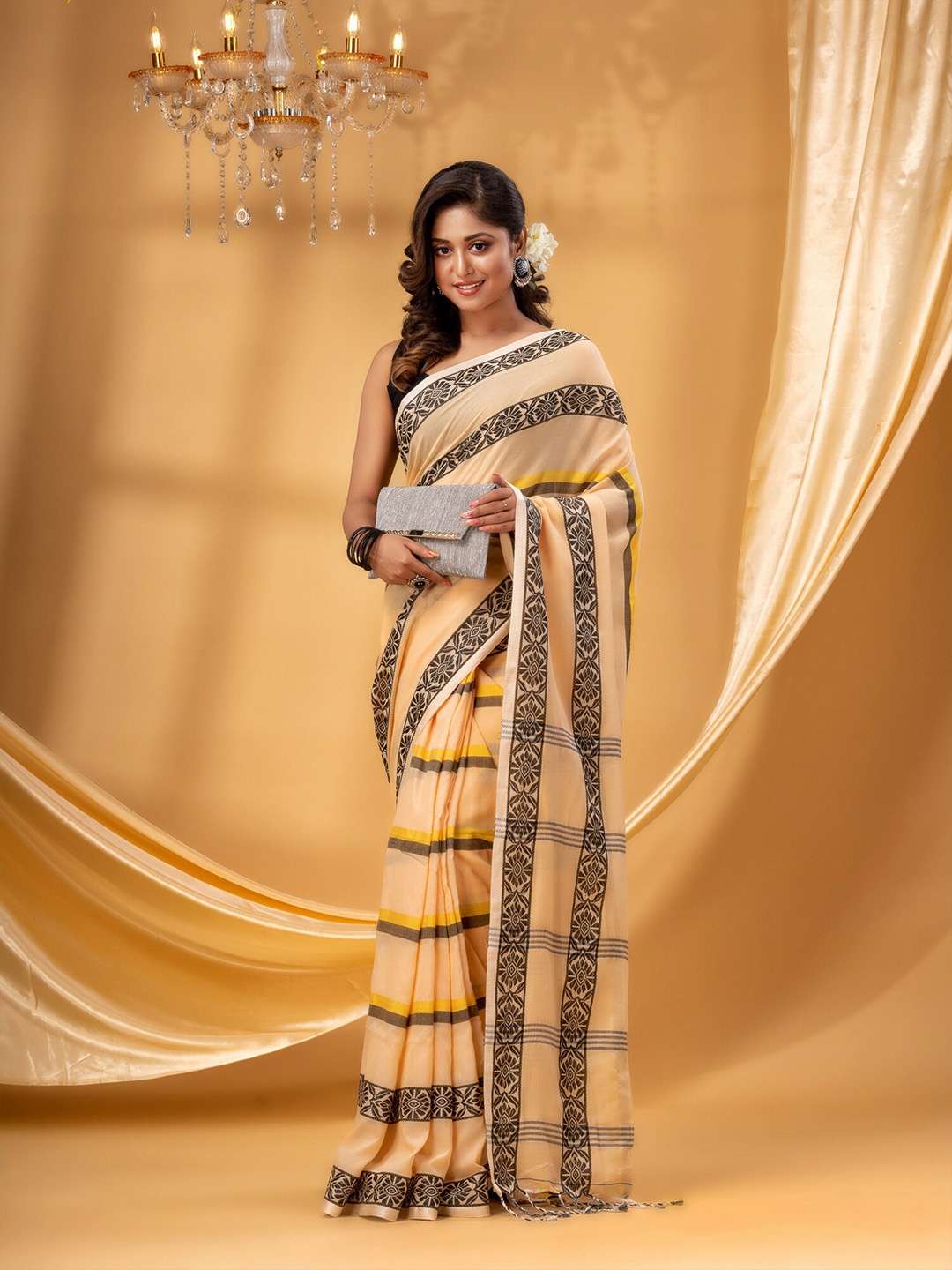 

DESH BIDESH Woven Design Pure Cotton Taant Saree, Cream