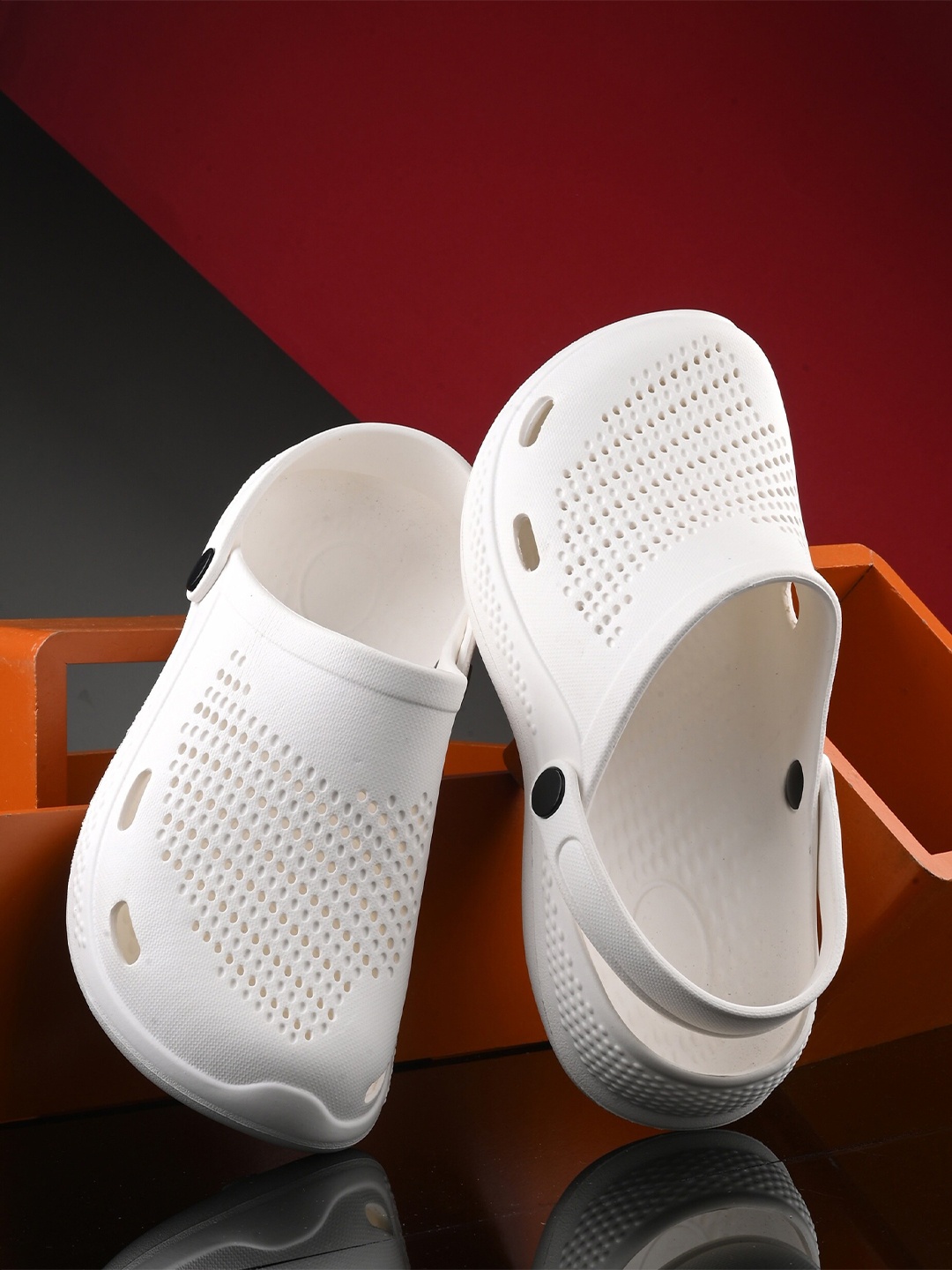 

AfroJack Men Croslite Clogs, White