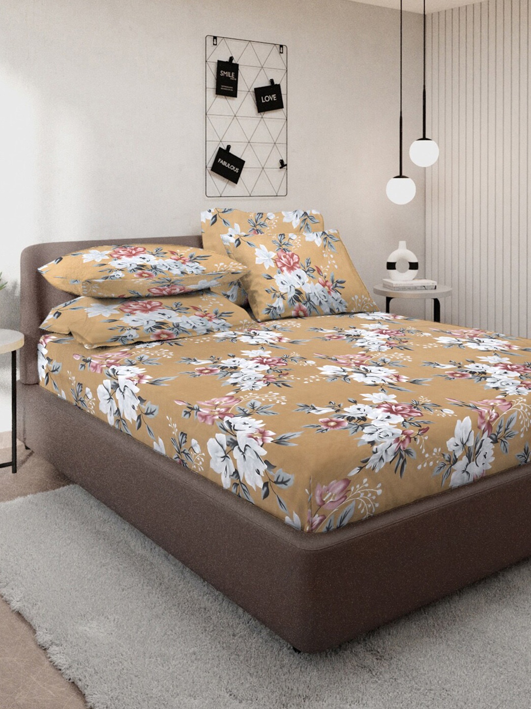 

KLOTTHE Beige & White Floral Printed 300 TC Double King Bedsheet With 4 Pillow Covers