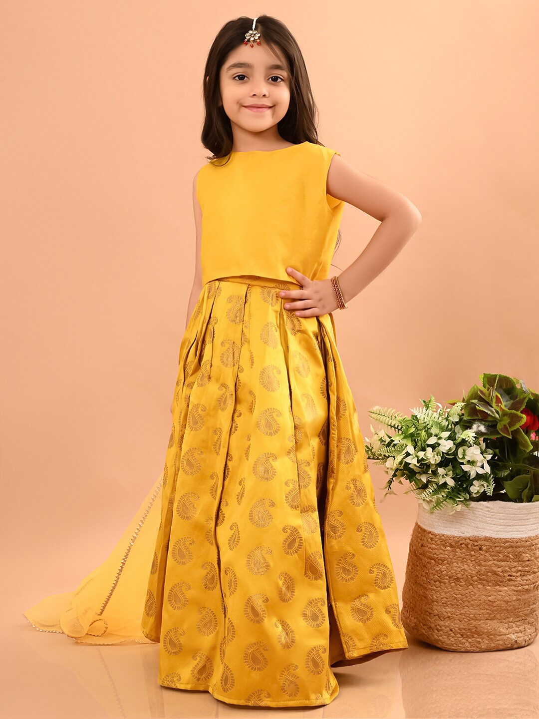 

LilPicks Girls Woven Design Ready to Wear Lehenga & Blouse With Dupatta, Yellow