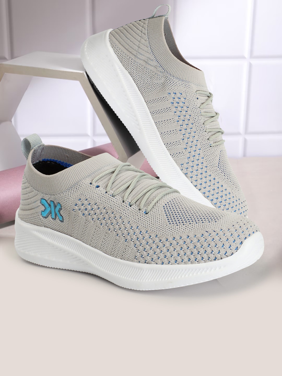

Killer Men Textured Lace-Up Sneakers, Grey