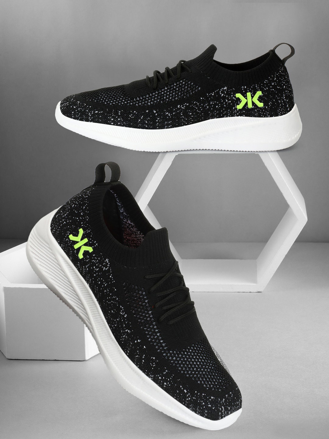 

Killer Men Woven Design Lightweight Comfort Insole Textile Contrast Sole Sneakers, Black