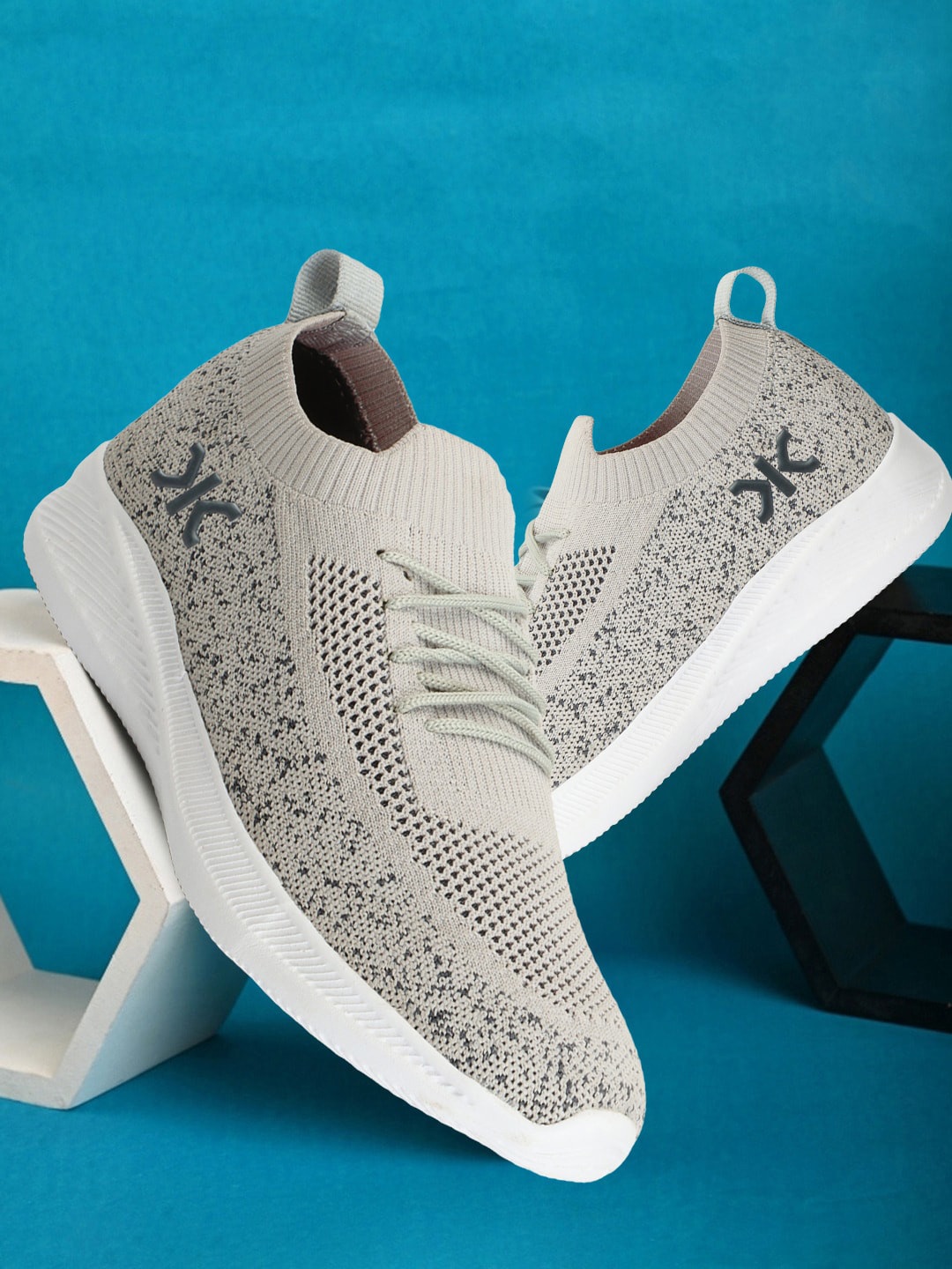 

Killer Men Woven Design Lightweight Comfort Insole Textile Contrast Sole Sneakers, Grey