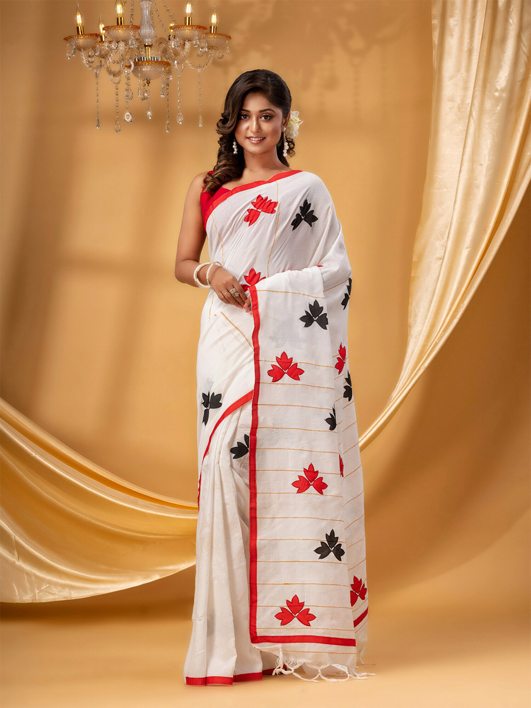 

DESH BIDESH Floral Patchwork Pure Cotton Taant Saree, White