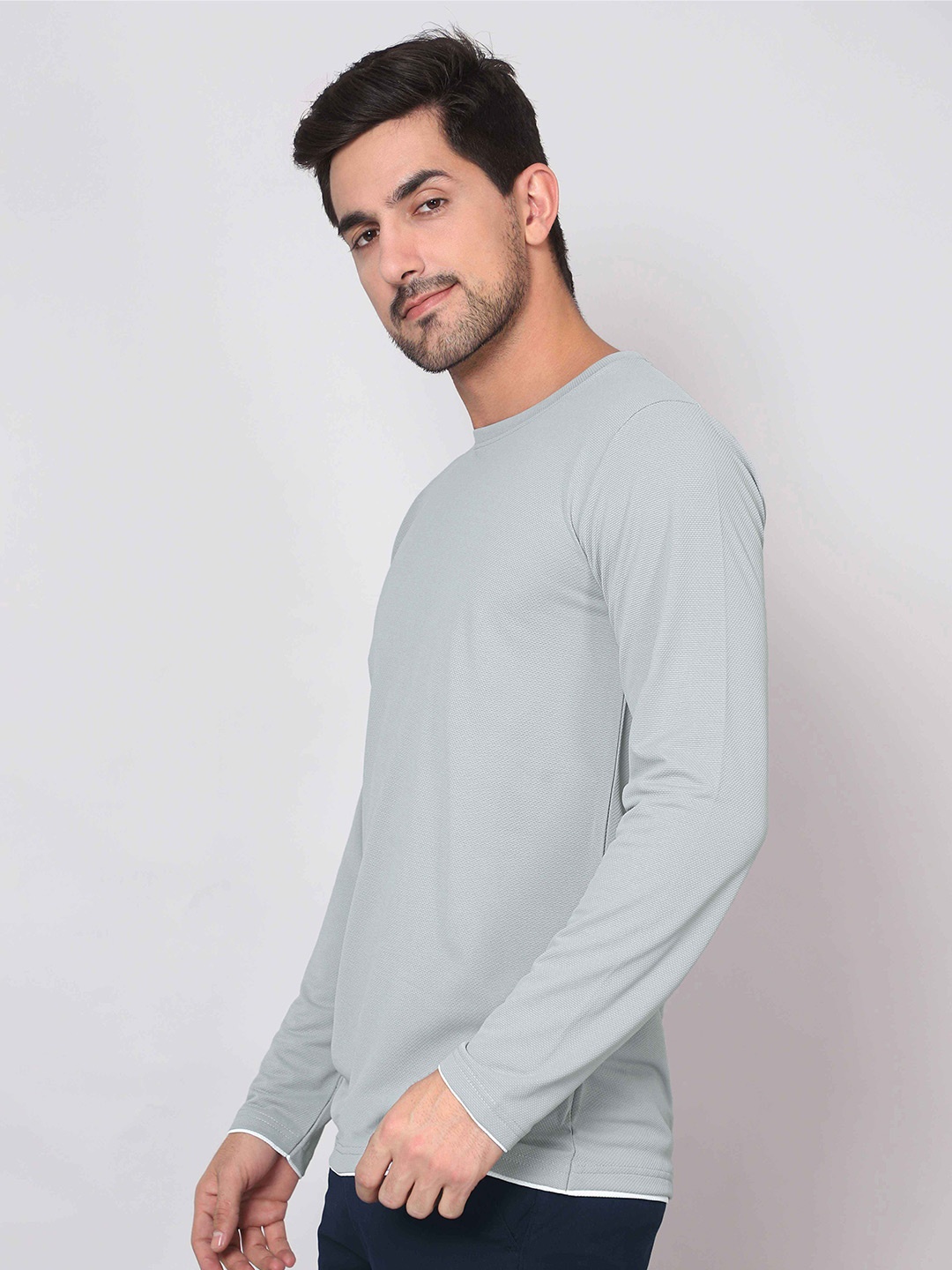 

Beyoung Men Grey Extended Sleeves Raw Edge T-shirt