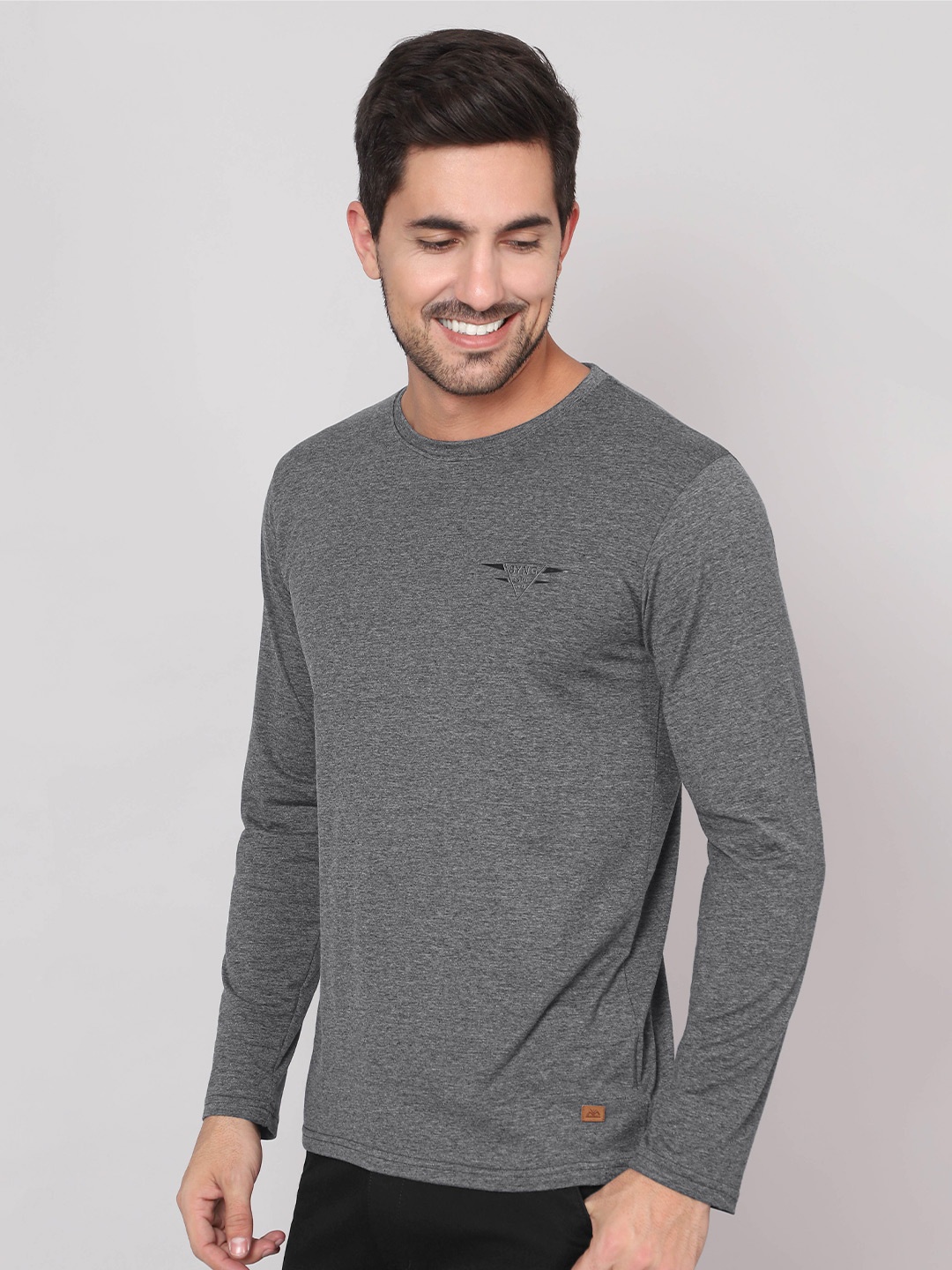 

Beyoung Men Grey Drop-Shoulder Sleeves Pockets T-shirt