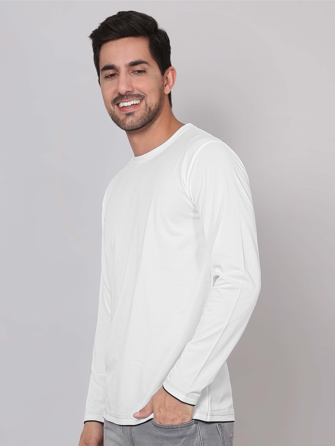 

Beyoung Men White Raw Edge T-shirt