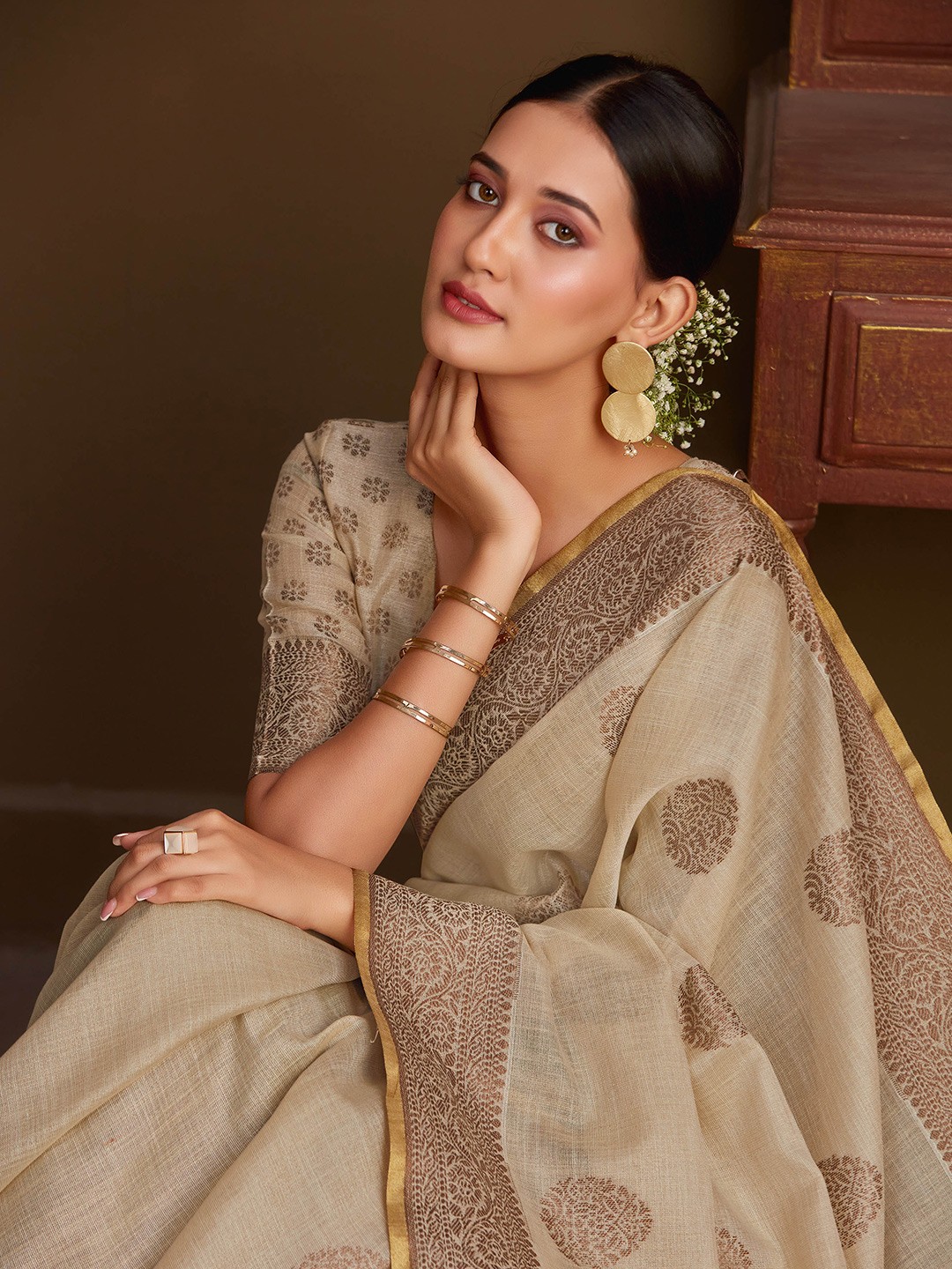 

Sangria Woven Design Saree, Beige