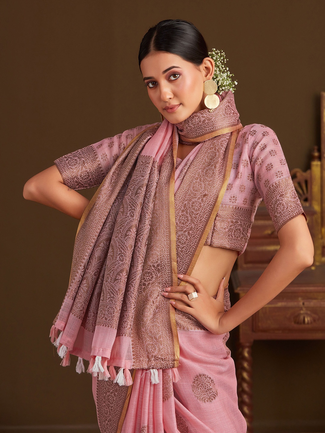 

Sangria Woven Design Saree, Pink
