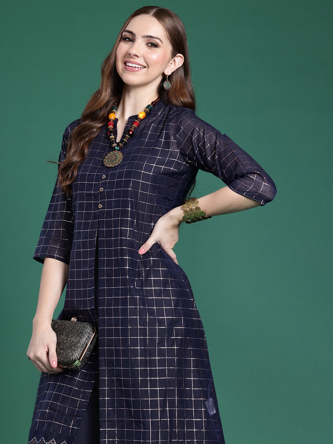 

Sangria Checked Mandarin Collar Kurta, Navy blue
