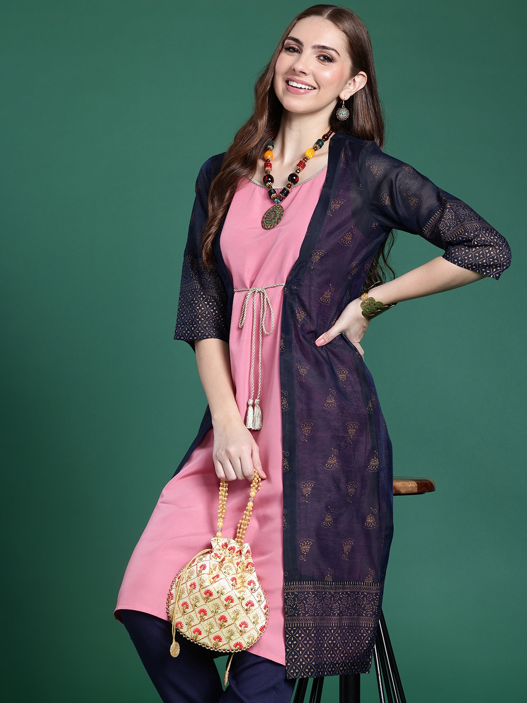 

Sangria Solid Zari Kurta with Jacket, Pink
