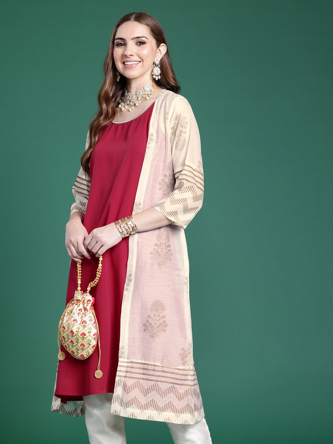 

Sangria Solid Zari Kurta with Jacket, Maroon
