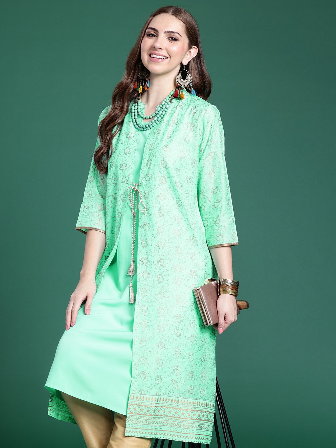 

Sangria Women Solid Kurta with Shrug, Sea green