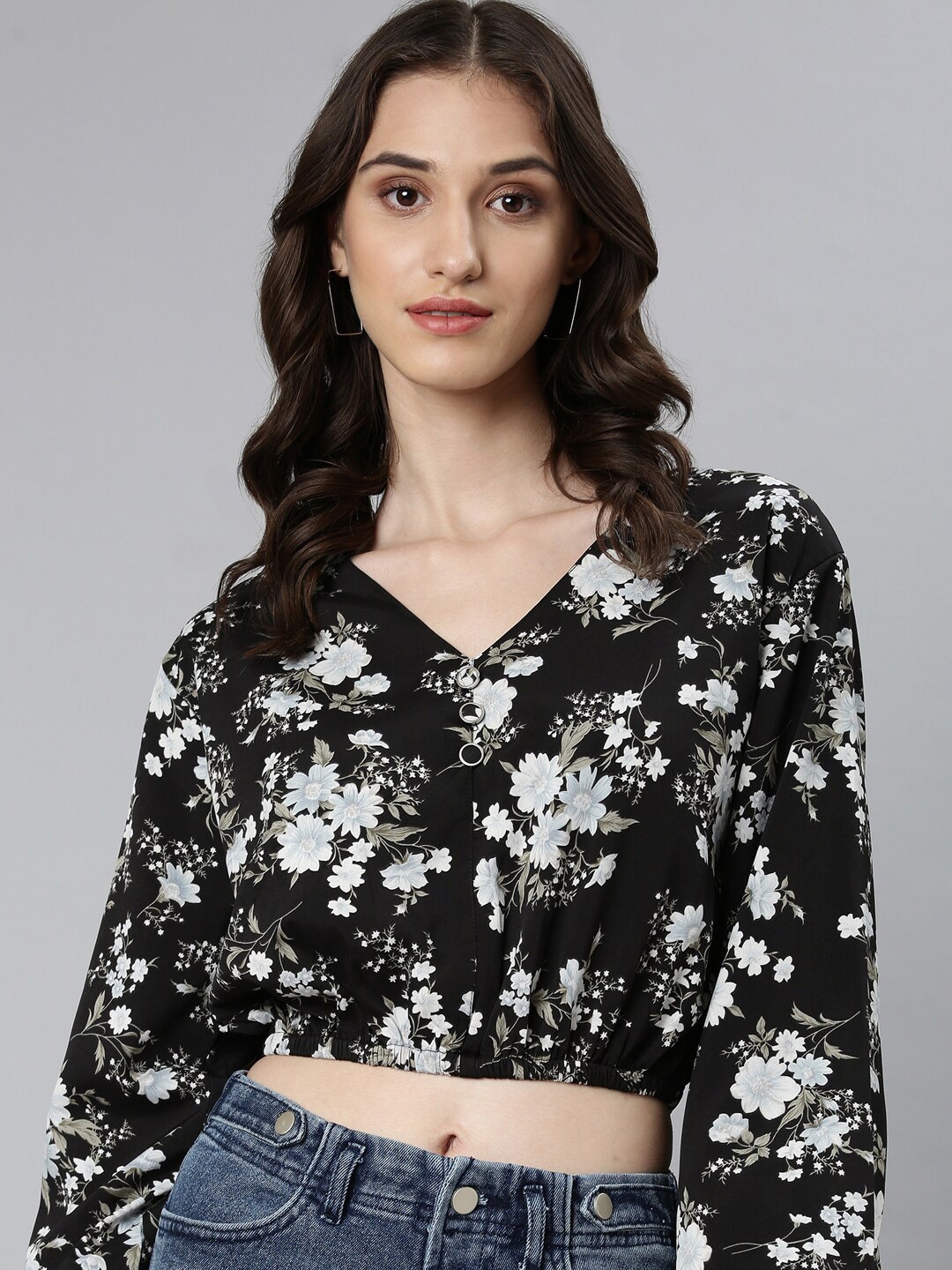 

SHOWOFF Floral Printed Flared Sleeves Blouson Crop Top, Black