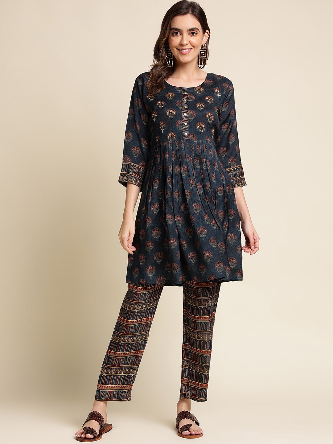 

Sangria Ethnic Motifs Printed Sequined Kurta with Trousers, Navy blue