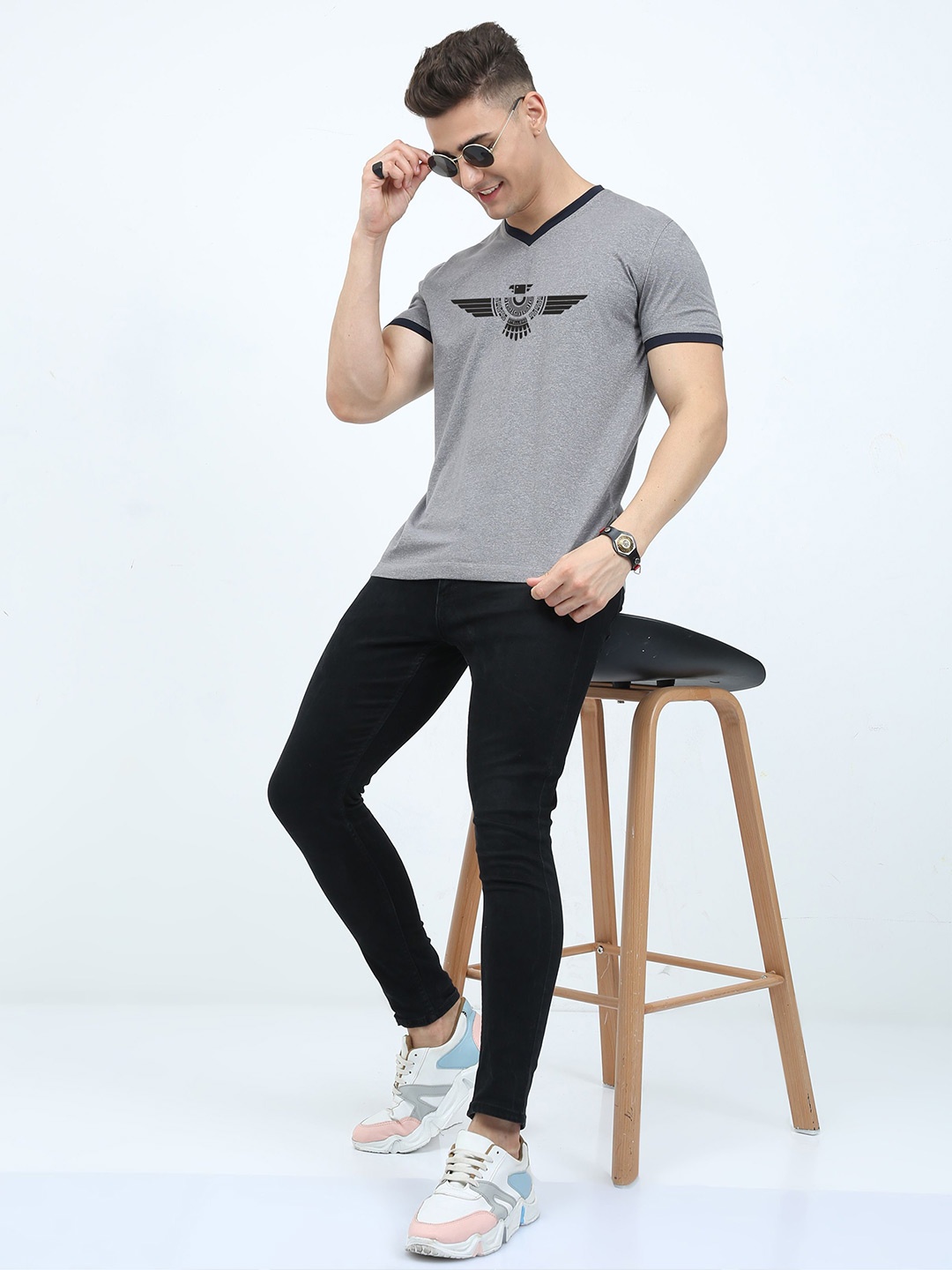 

STELLERS Graphic Printed V-Neck Short Sleeves T-shirt, Grey