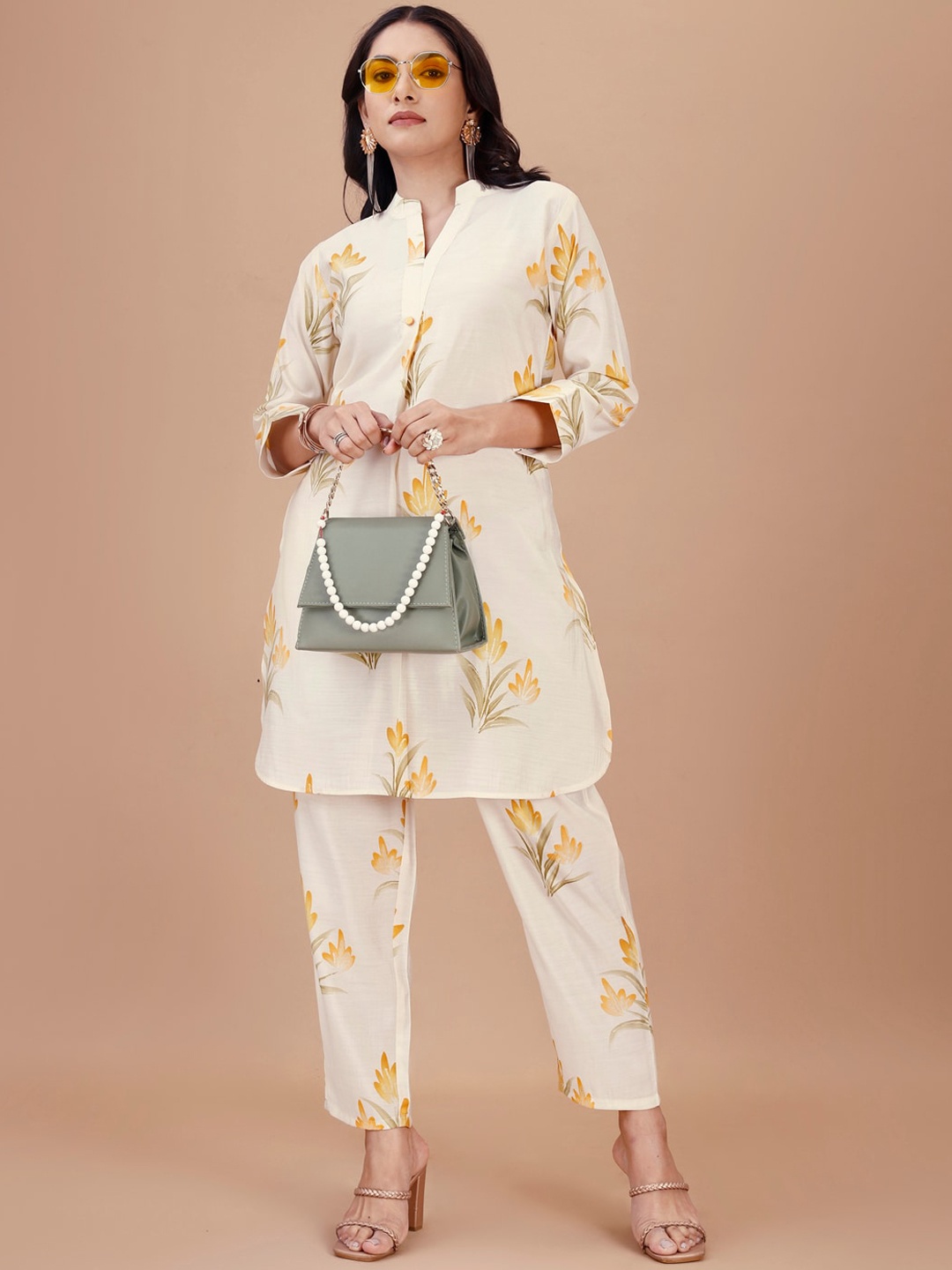 

Tikhi Imli Floral Printed Mandarin Collar Tunic With Trousers Co-Ords, Off white