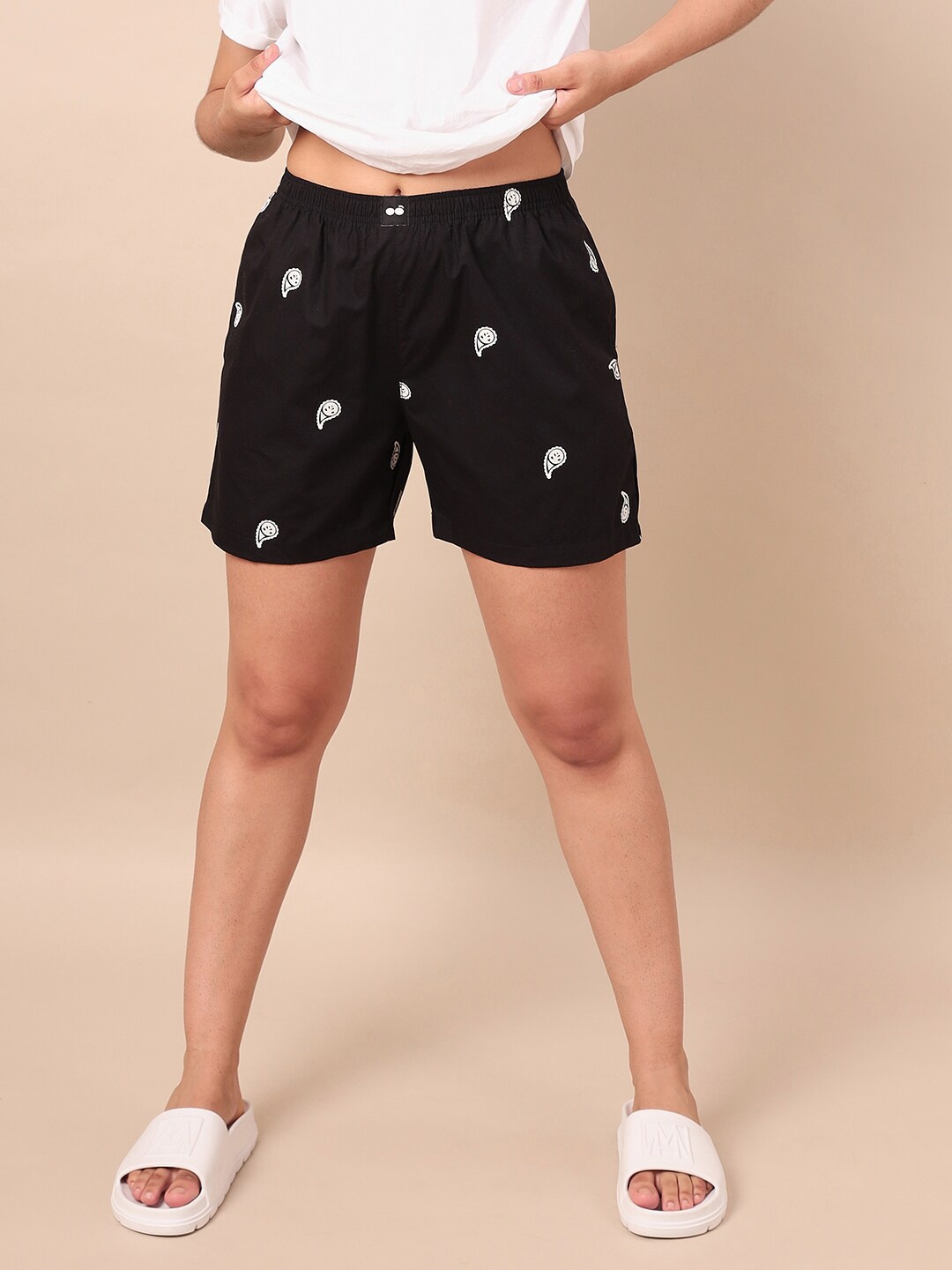 

Bewakoof Women Abstract Printed Lounge Shorts, Black