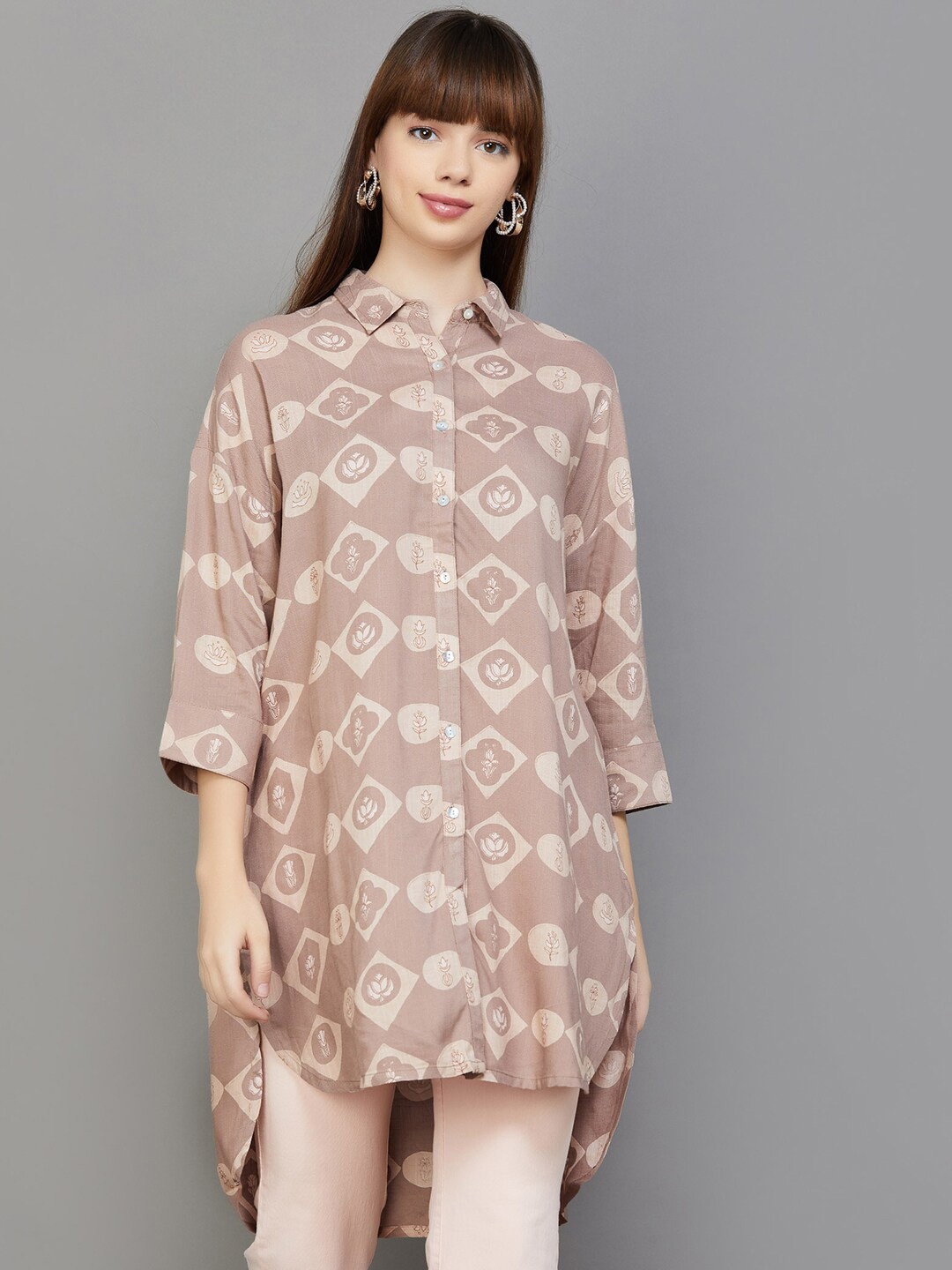 

Colour Me by Melange Geometric Printed Spread Collar Longline Casual Shirt, Beige