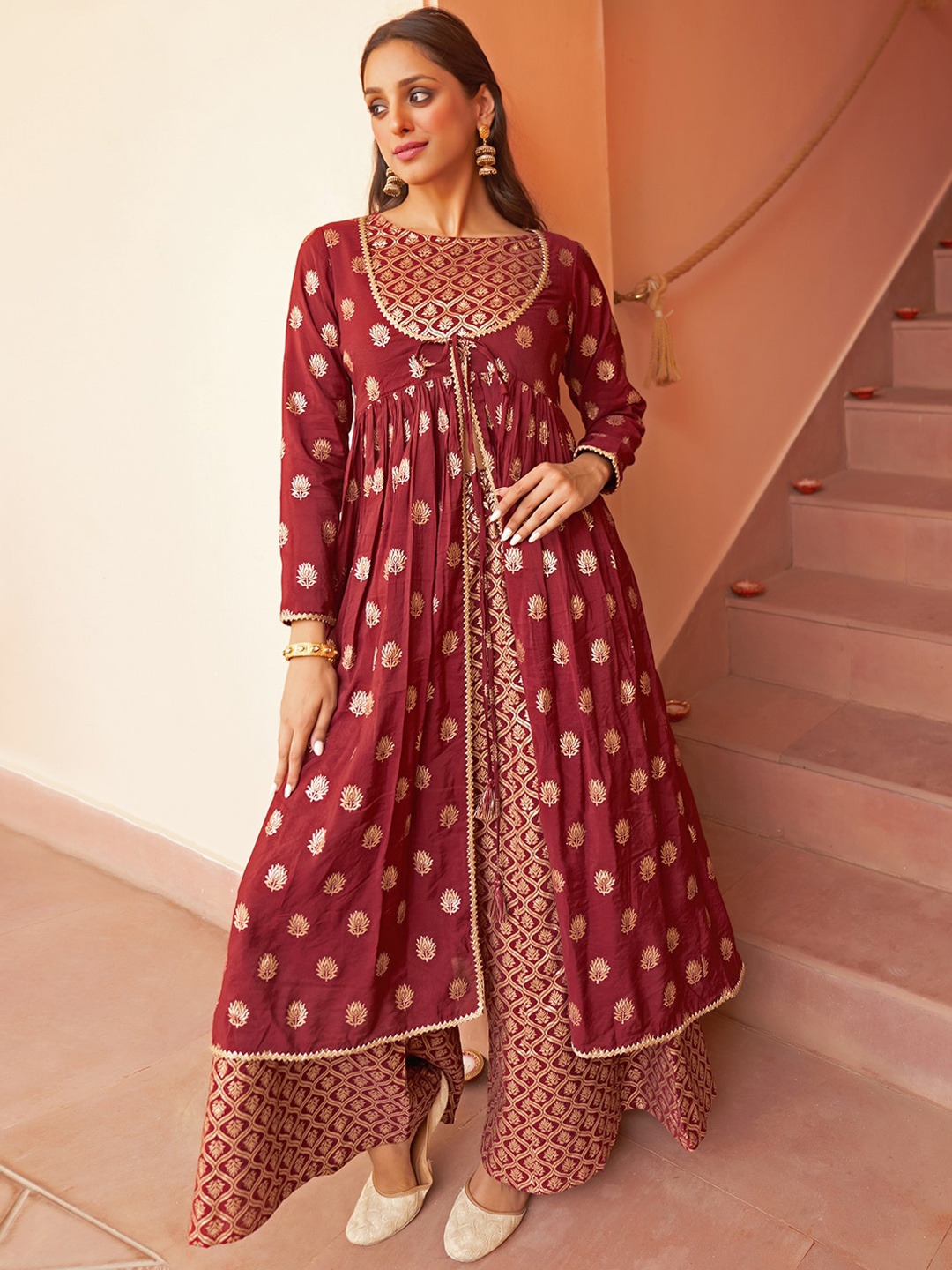 

Janasya Floral Printed Kurta with Palazzos, Maroon