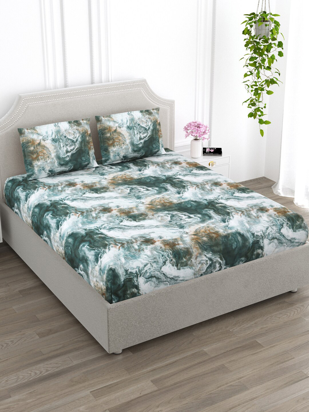 

EverHOME Rio Sea Green & White Abstract Cotton 300 TC King Bedsheet With 2 Pillow Covers