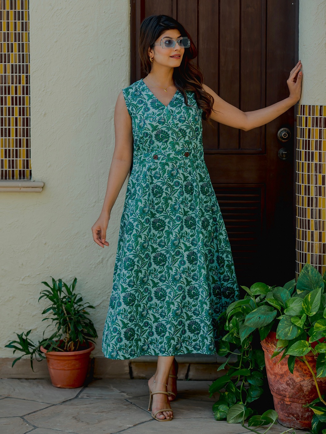 

FEATHERS CLOSET Floral Printed Pure Cotton A-Line Dress, Green