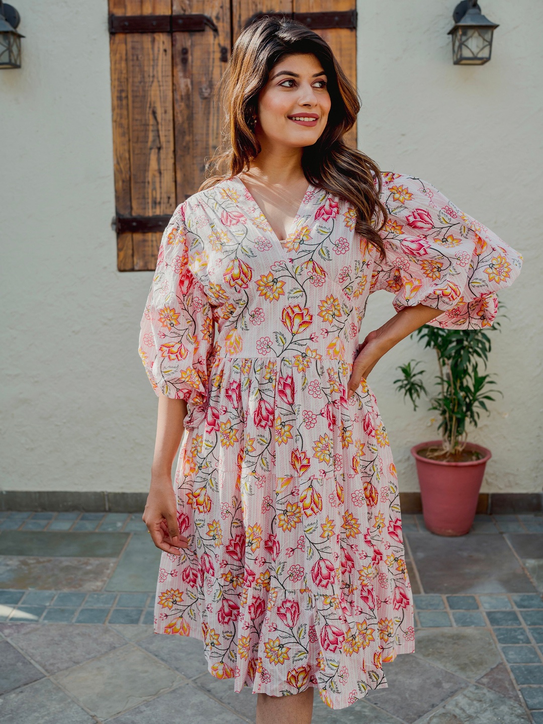 

FEATHERS CLOSET Floral Printed Puff Sleeves Gathered Cotton A-Line Dress, White
