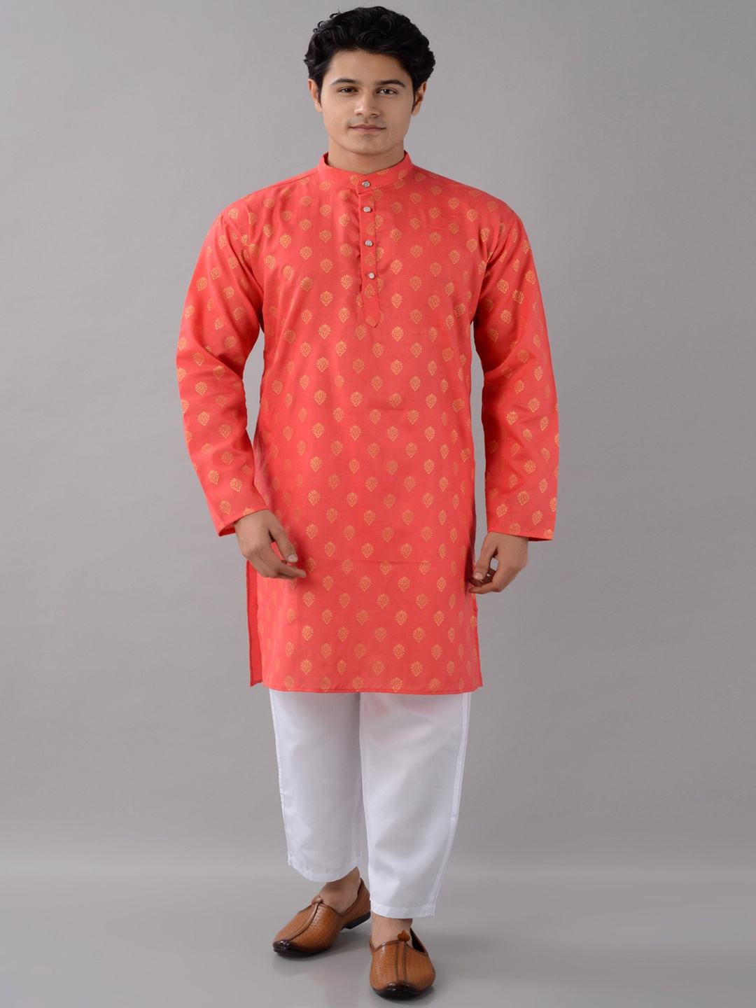 

VILLAIN Ethnic Motifs Printed Mandarin Collar Long Sleeves Straight Kurta & Pyjamas, Peach