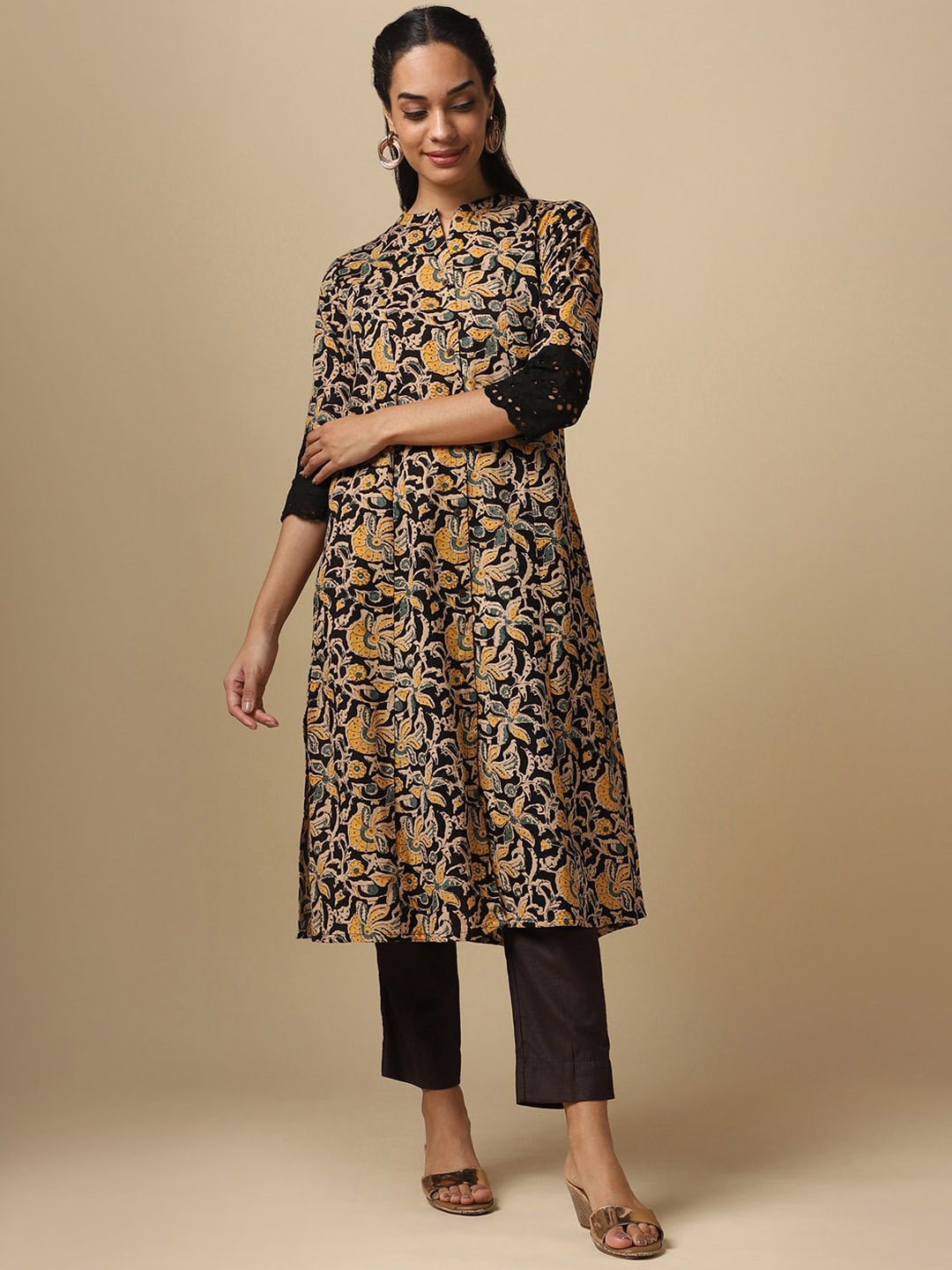 

House Of Dharaa Floral Printed Mandarin Collar A-Line Kurta, Black