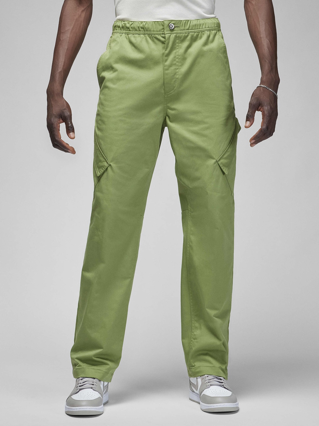 

Nike Jordan Essentials Men Mid-Rise Chicago Cargo Trousers, Green