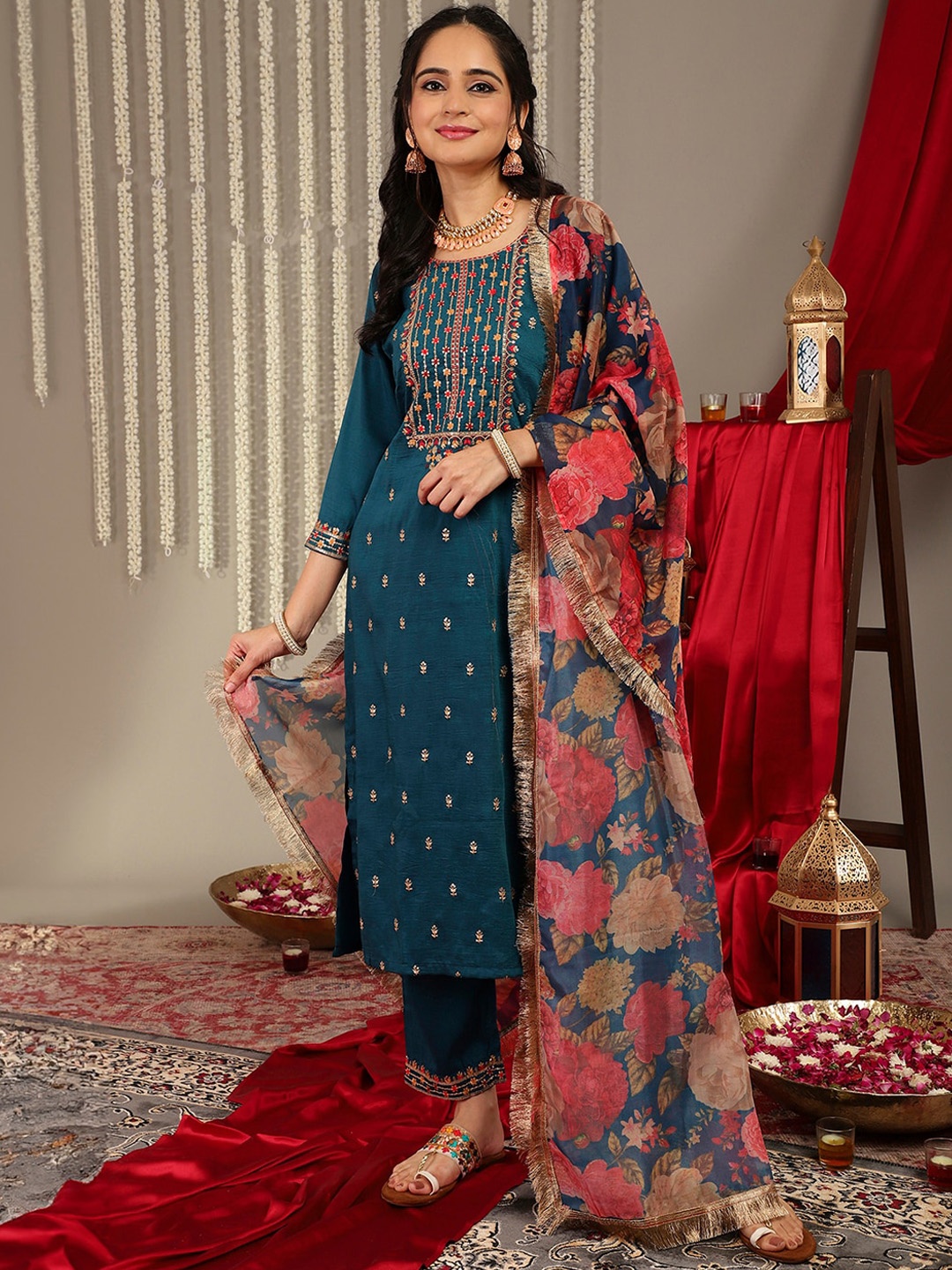 

Varanga Ethnic Motifs Embroidered Regular Kurta with Trousers & With Dupatta, Teal