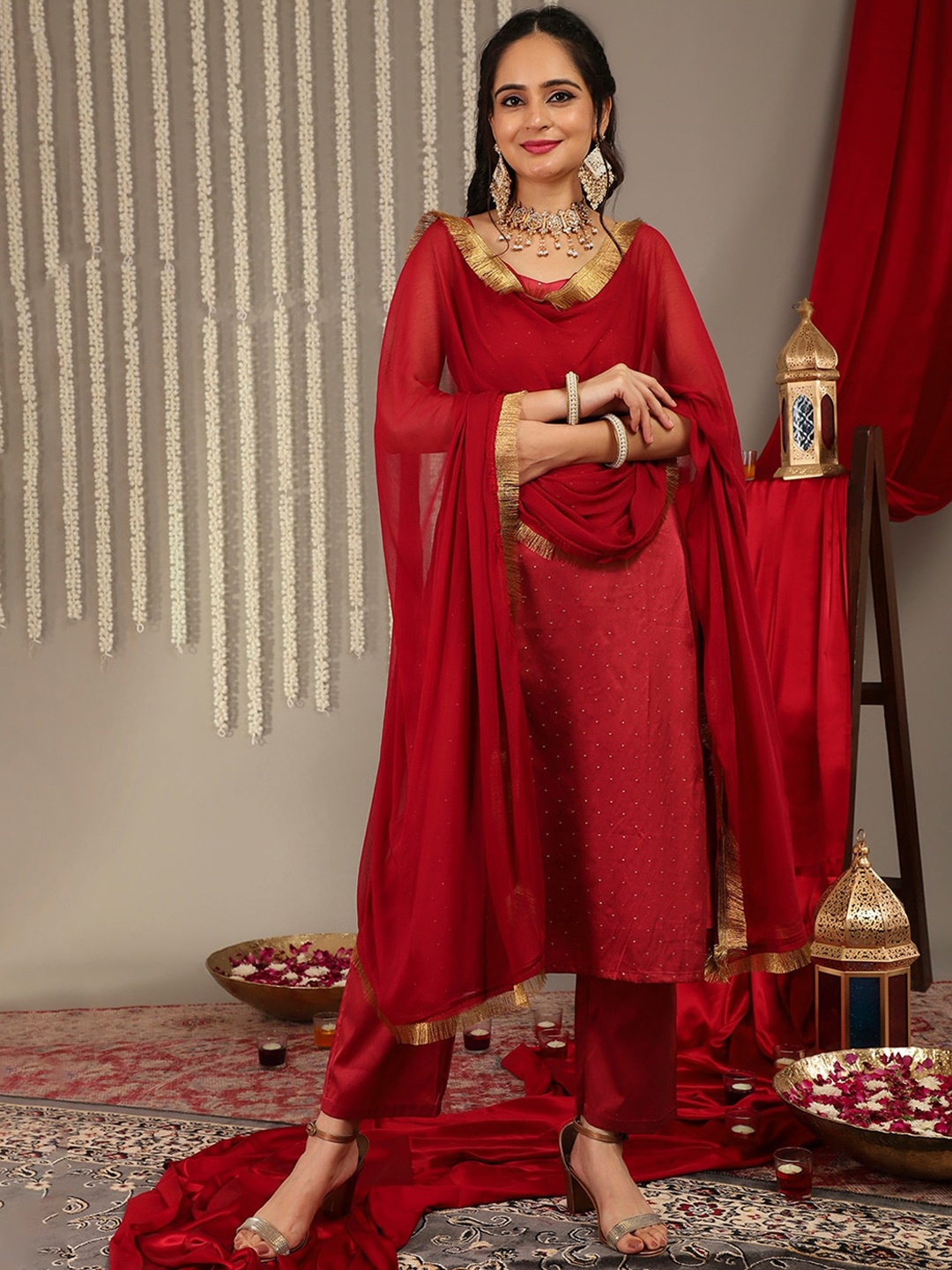 

Varanga Woven Design Shoulder Straps Zari Detail Straight Kurta & Trousers With Dupatta, Red