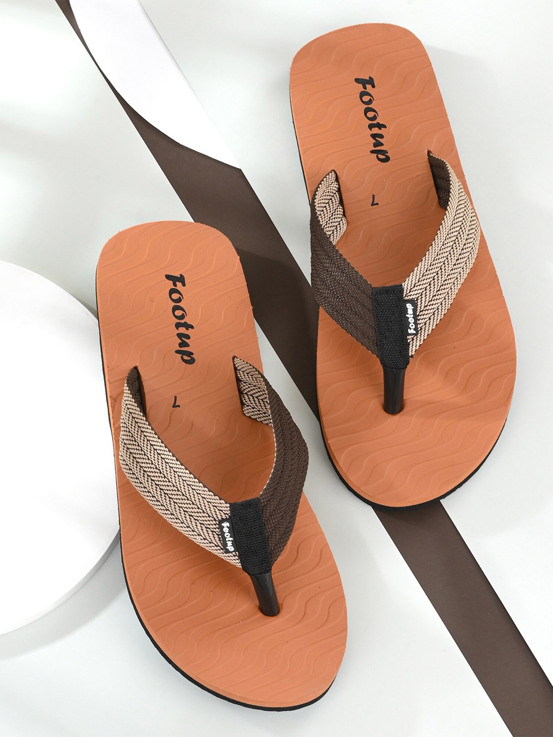 

FOOTUP Men Colourblocked Thong Flip-Flops, Brown