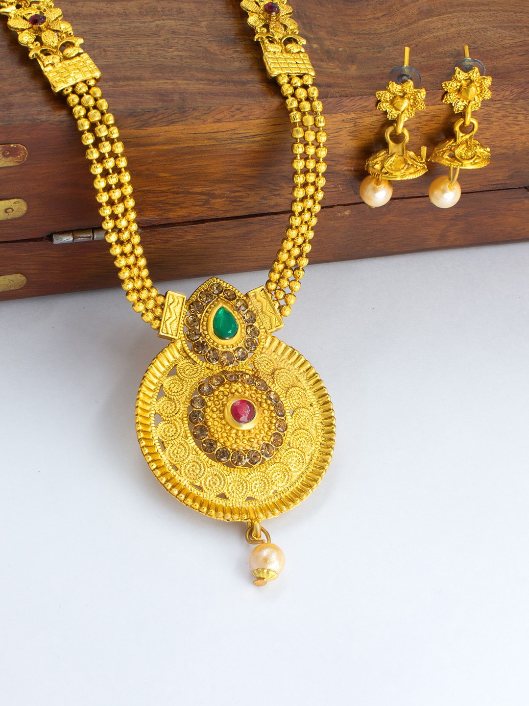 

PRIVIU Gold Plated Traditional Jewellery Set