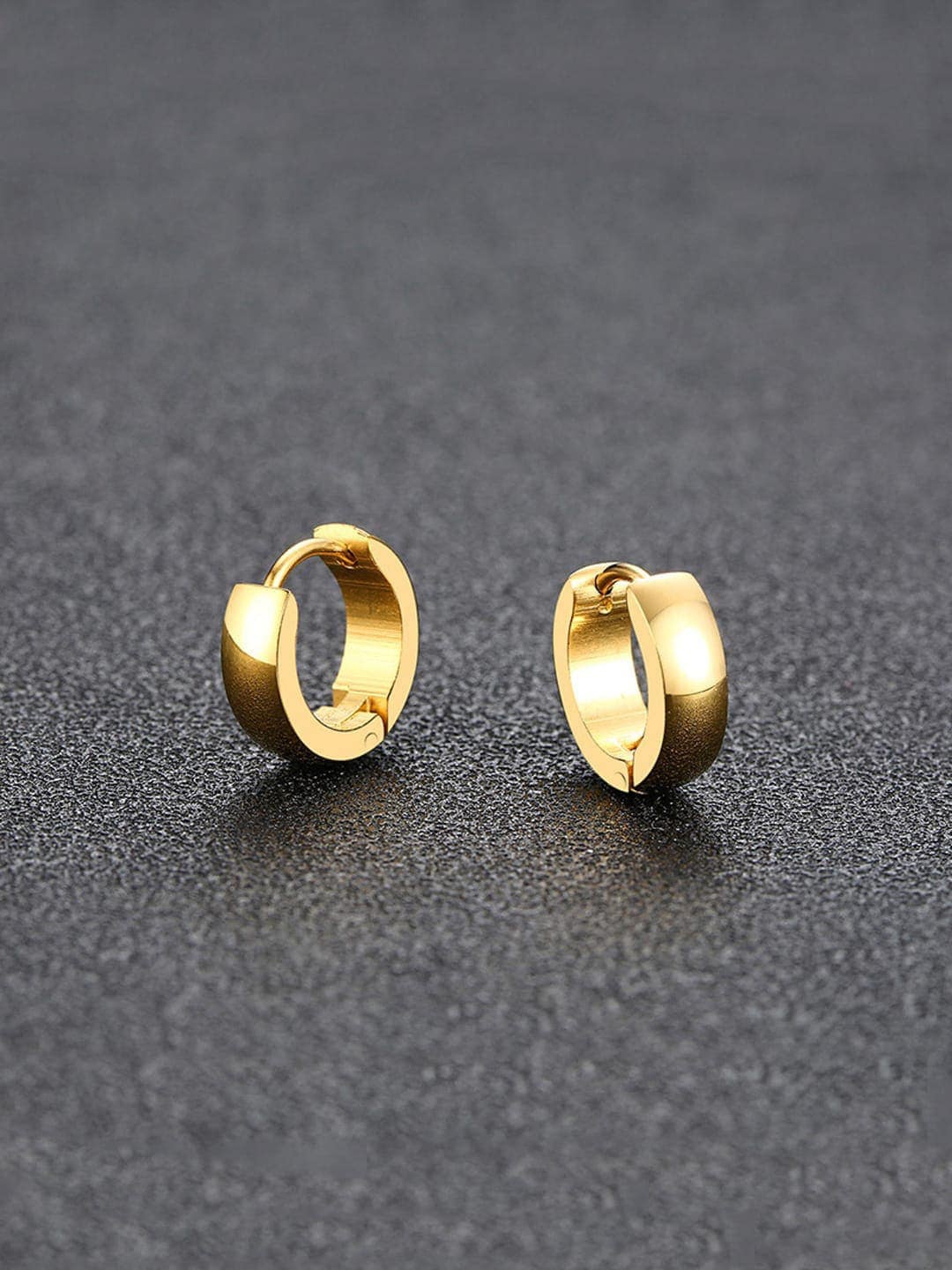 

WROGN Gold-Plated Classic Studs Earrings