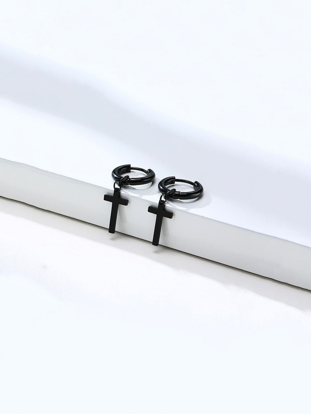 

WROGN Contemporary Studs Earrings, Black
