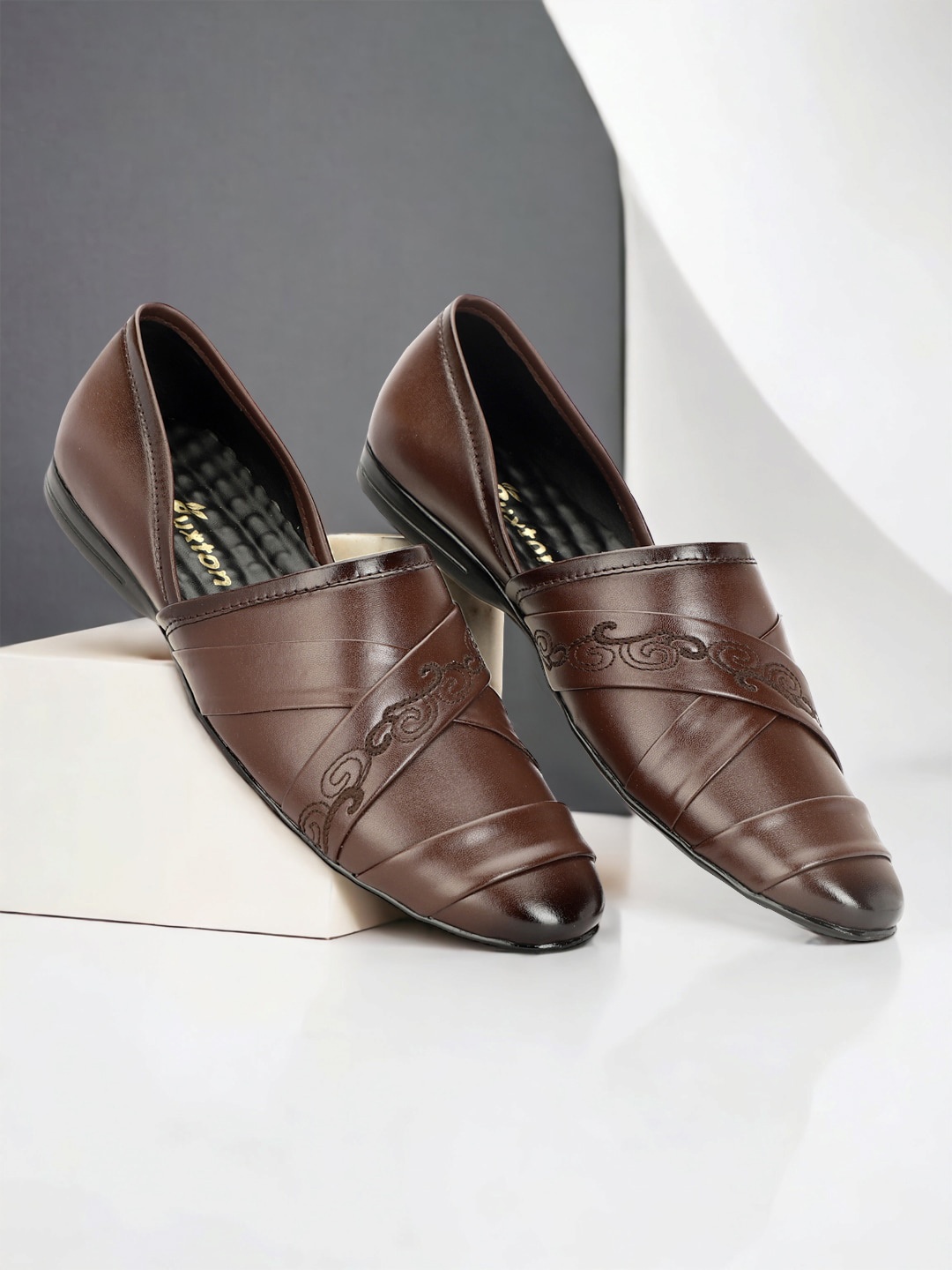 

Buxton Men Textured Comfort Insole Slip-On Loafers, Brown