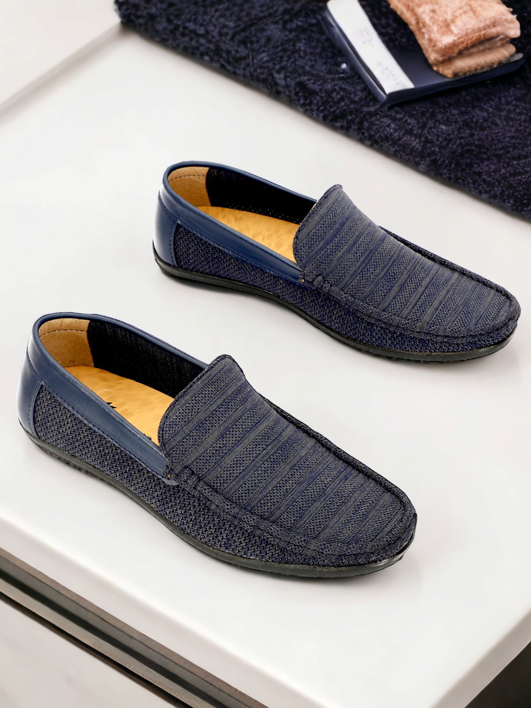 

Buxton Men Textured Slip-On Loafers, Blue