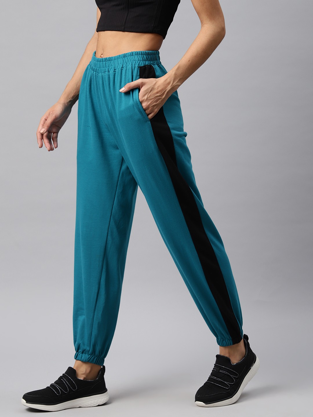 

Laabha Women Solid Joggers, Teal