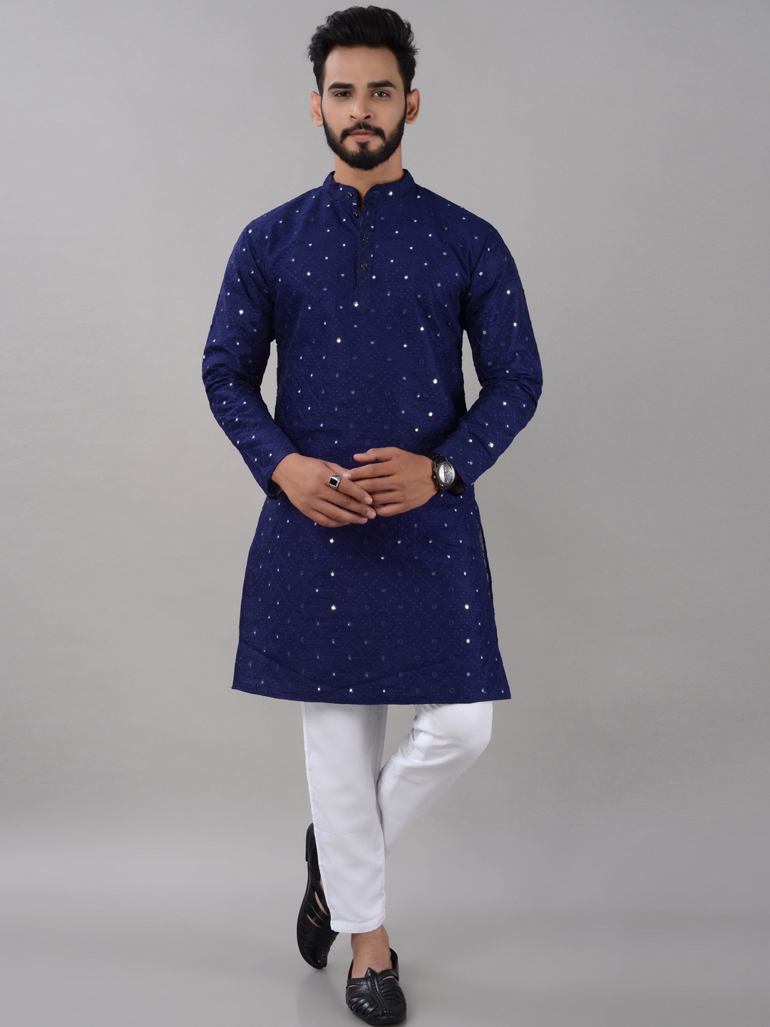 

VILLAIN Geometric Embroidered Mandarin Collar Mirror Work Straight Kurta, Navy blue