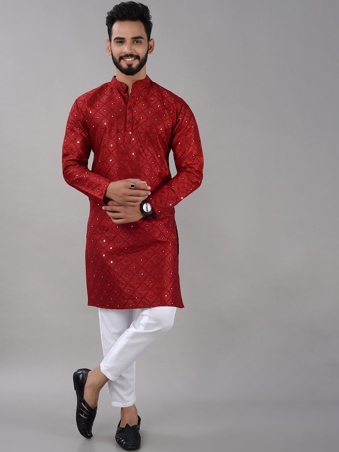 

VILLAIN Embroidered Mirror Work Kurta, Red