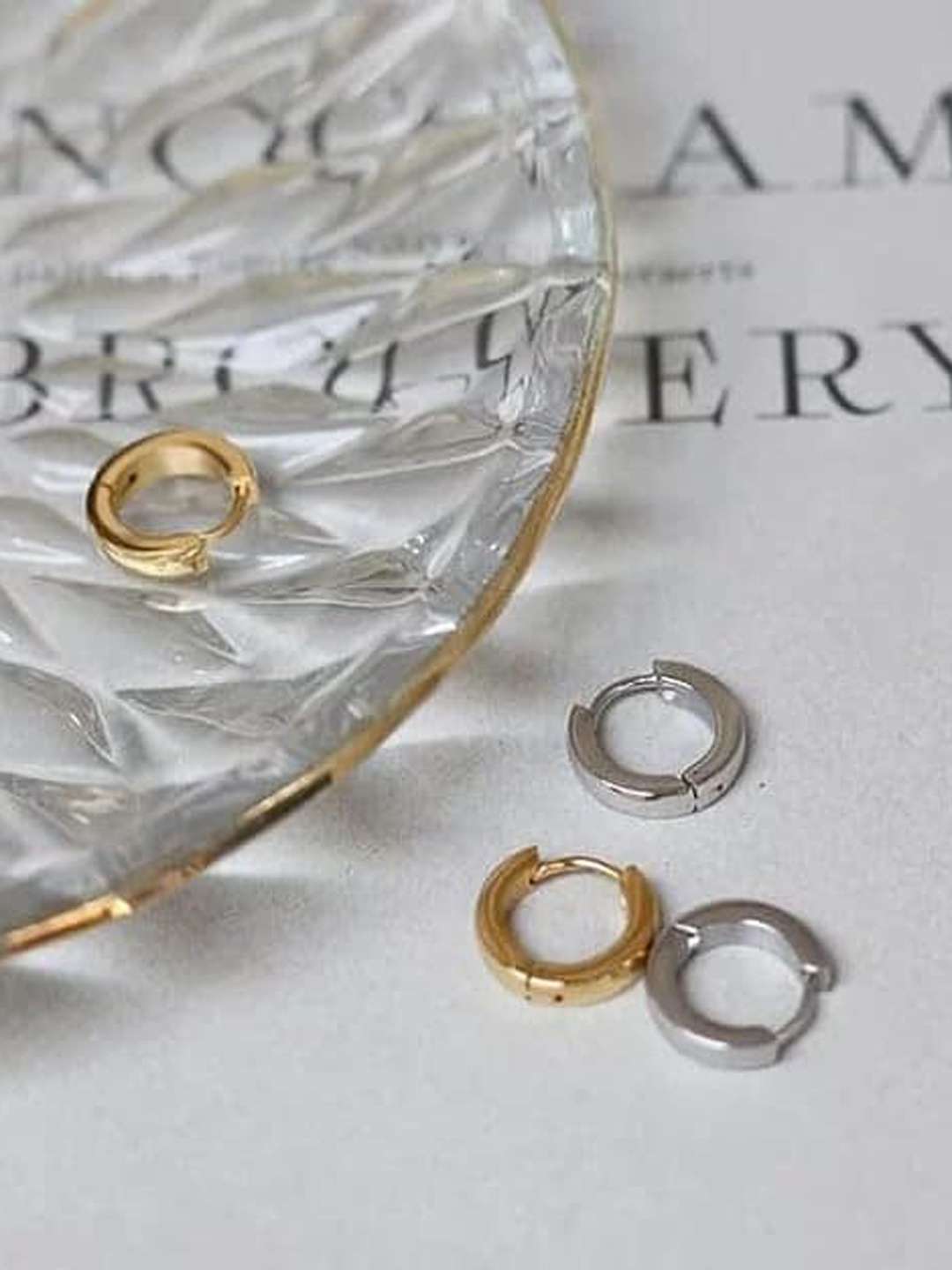 

KRYSTALZ Pack Of 3 Stainless Steel Oval Hoop Earrings, Gold